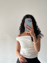 Load image into Gallery viewer, Off shoulder top
